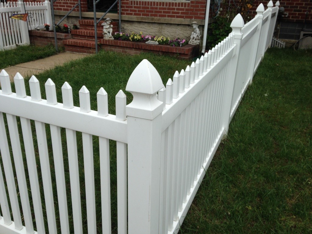 sharp-cap-picket-fence