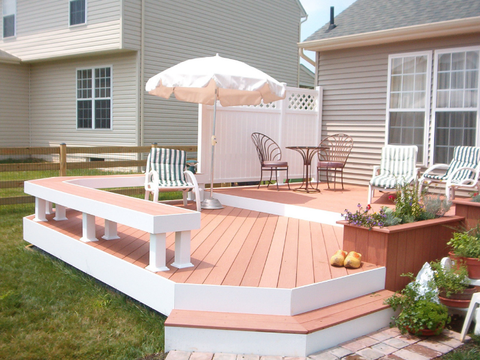 Two tier deck with seating area