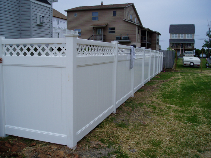 Oxford style privacy fence