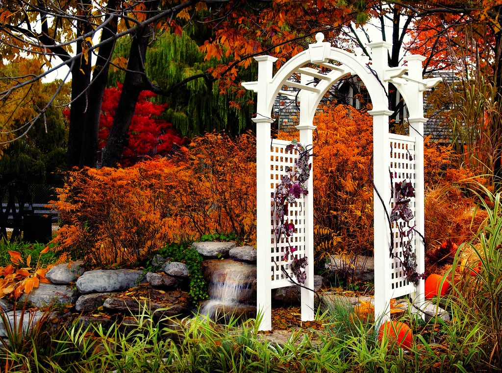 Arbors in all styles and materials - Creative Deck and Vinyl Products