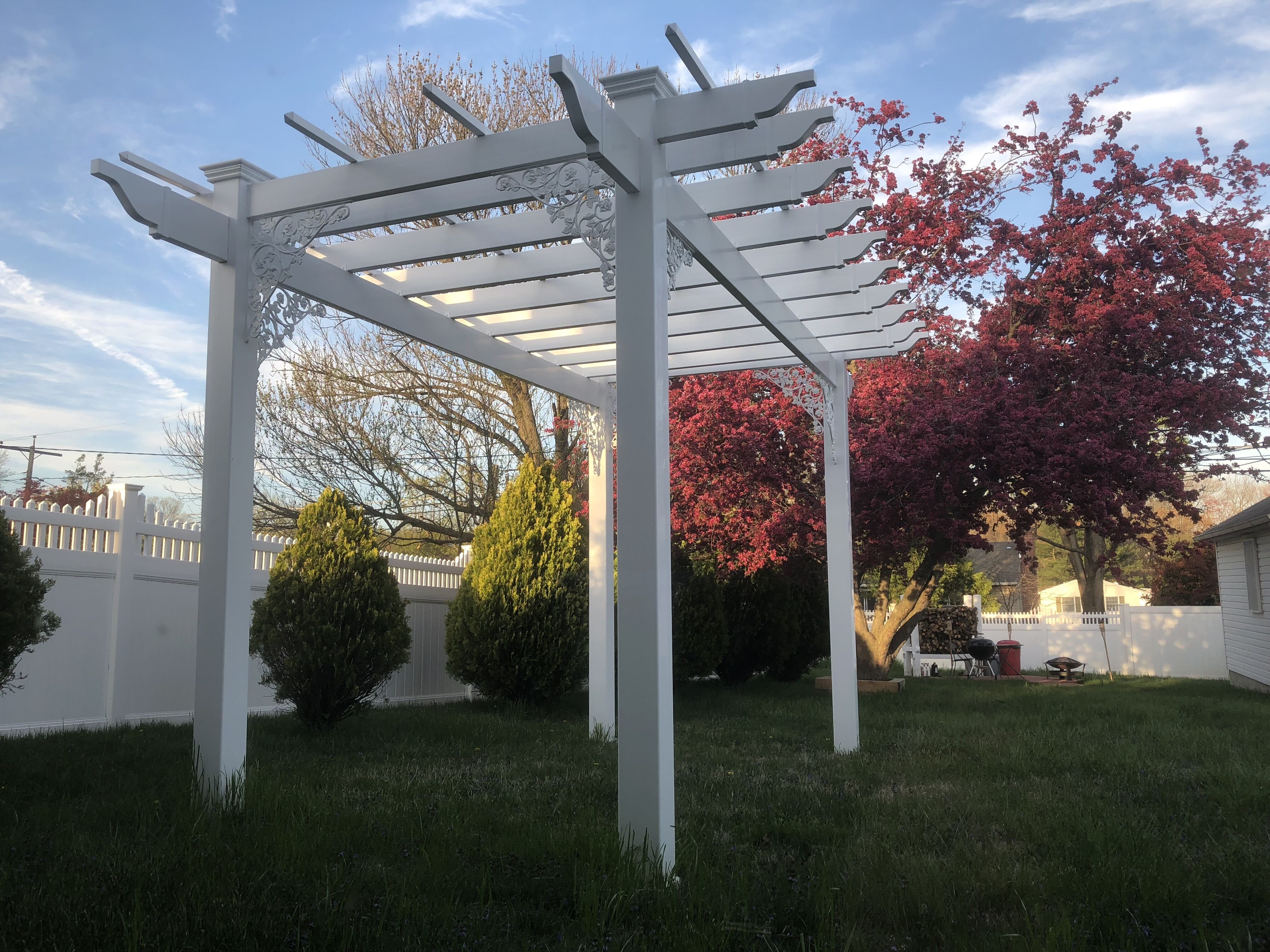 pergola-vinyl-backyard